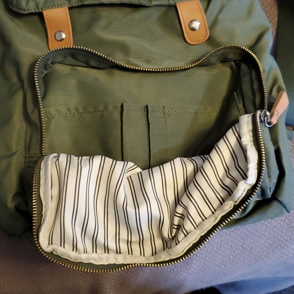 Backpack - Picture 2 of 4